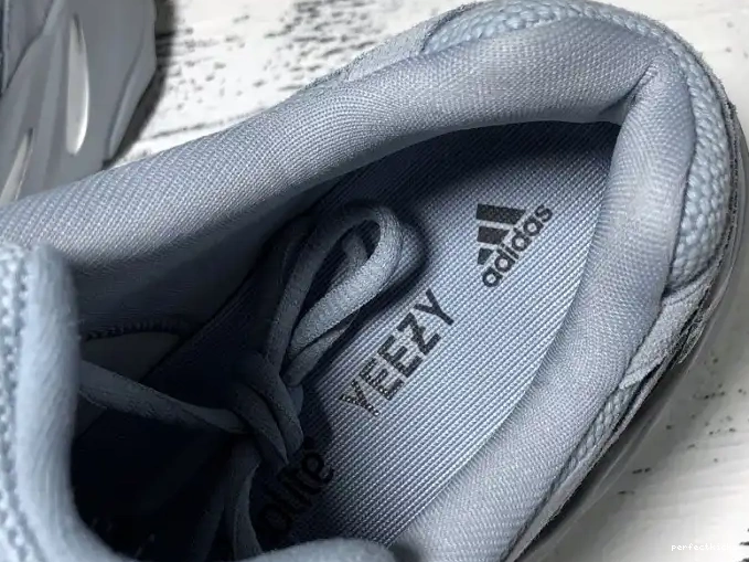 Blue FV8424 Hospital Adidas Yeezy 700 Boost v2 0625